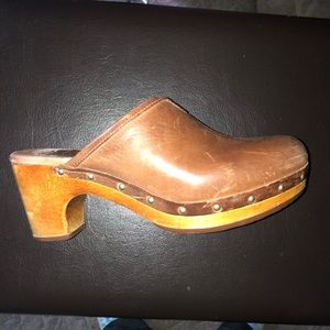 Ugg Clogs